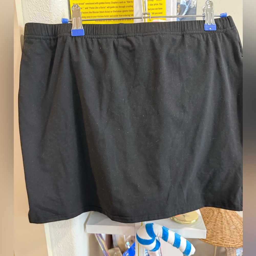 Black Skort with Ric Rac Trim - Picture 6 of 7